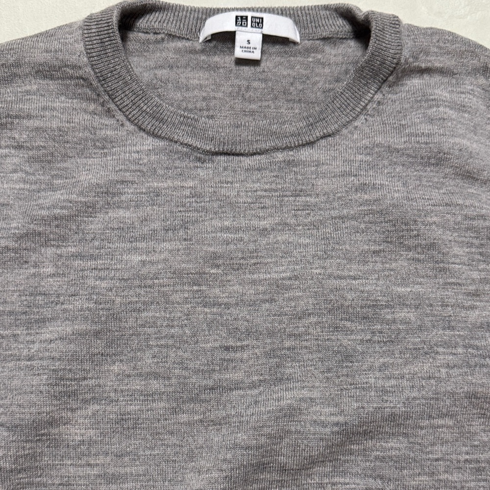 Uniqlo Merino Wool Sweater Charcoal - Picture 3 of 5